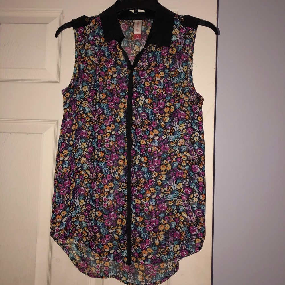 Sheer Floral Sleeveless Blouse